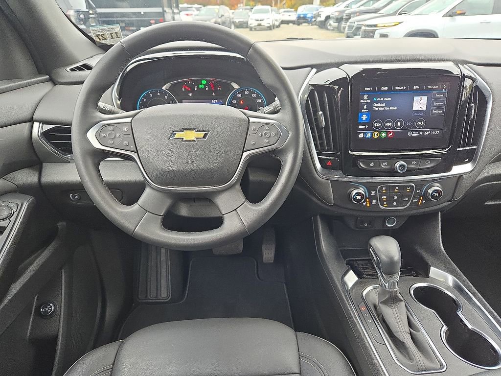 Used 2023 Chevrolet Traverse LT image 17