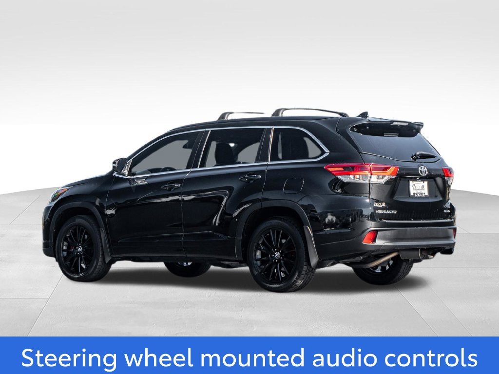 Used 2017 Toyota Highlander SE AWD/4WD image 5