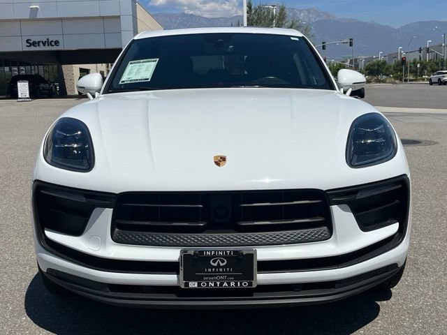 Used 2024 Porsche Macan AWD/4WD image 3