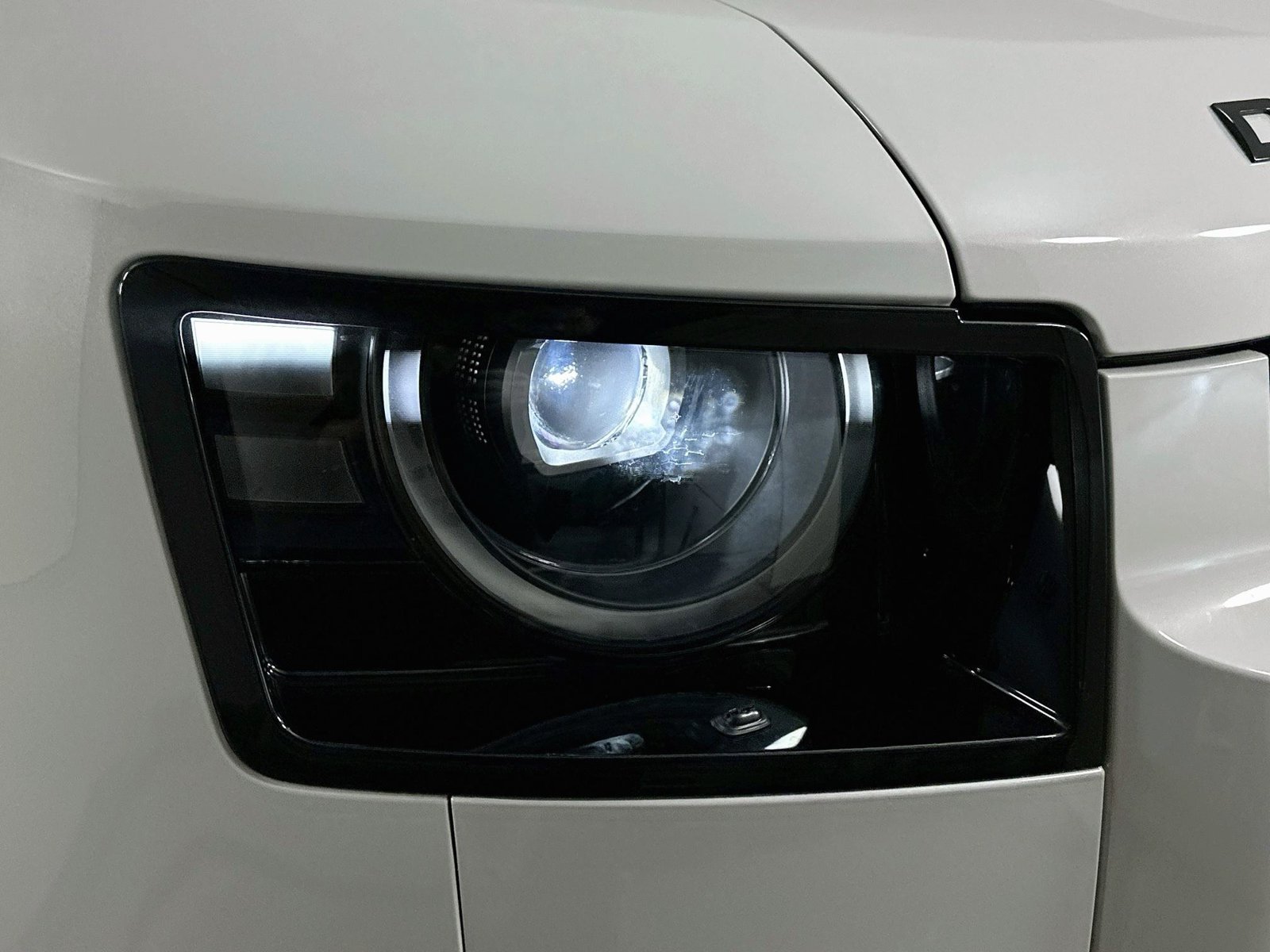 New 2026 Land Rover Defender 110 X-Dynamic SE AWD/4WD image 10