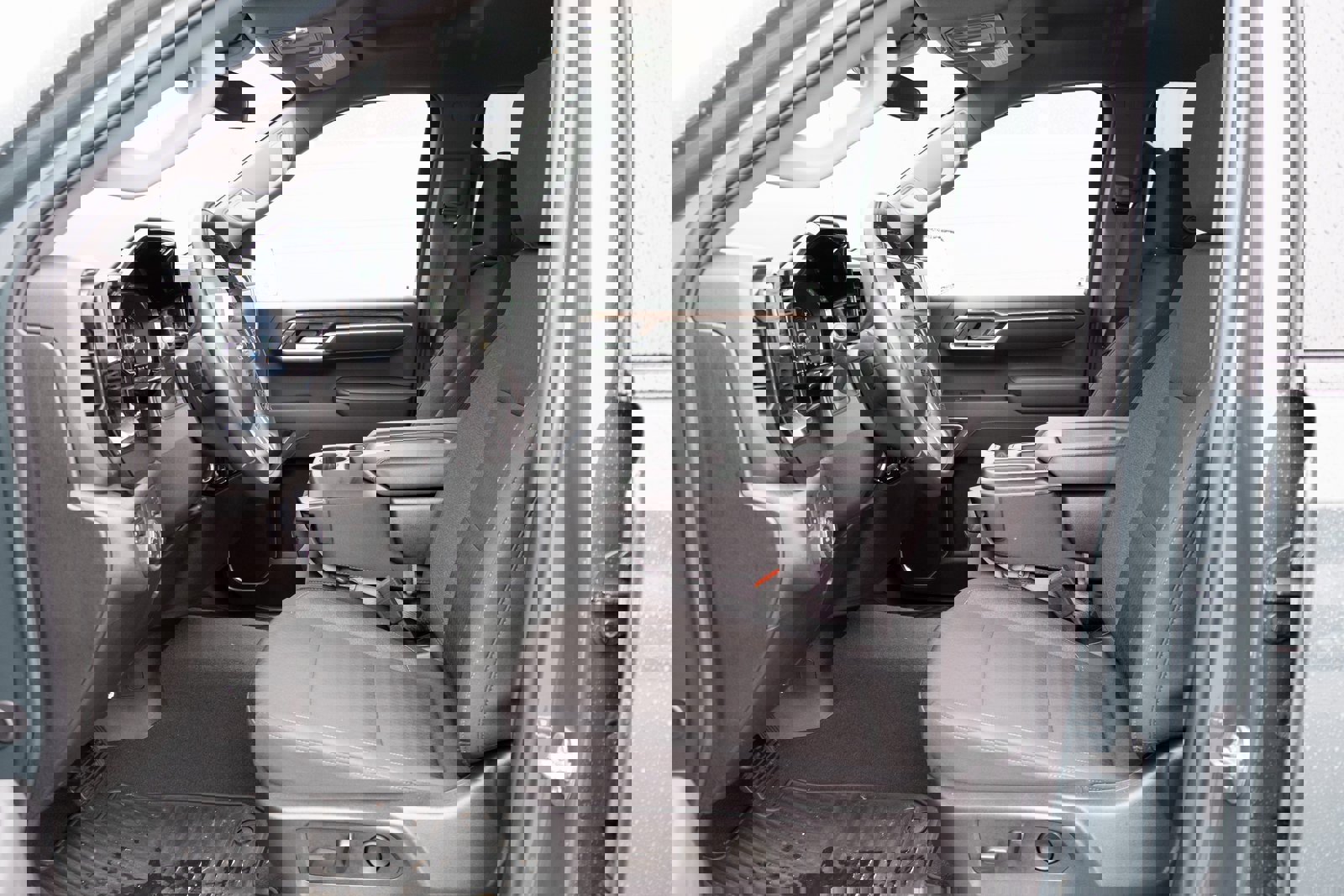 Used 2025 Chevrolet Silverado 1500 LT image 10