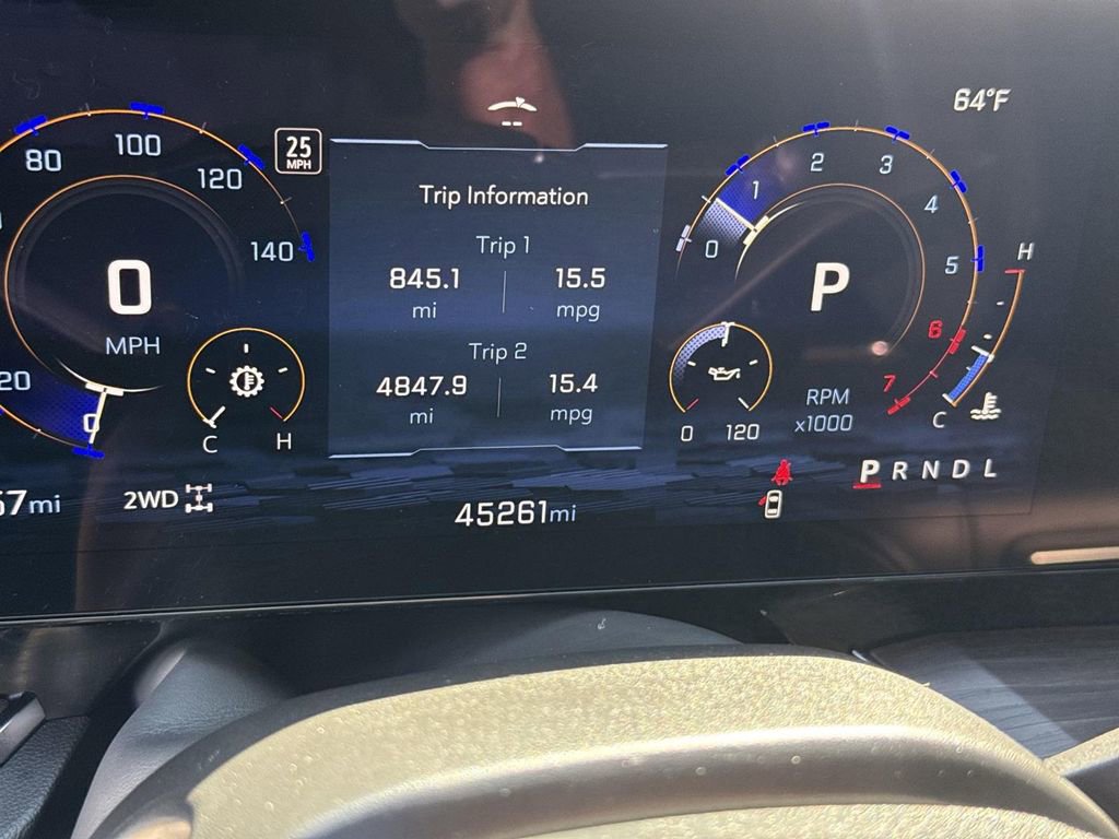 Used 2025 Chevrolet Suburban Z71 image 10