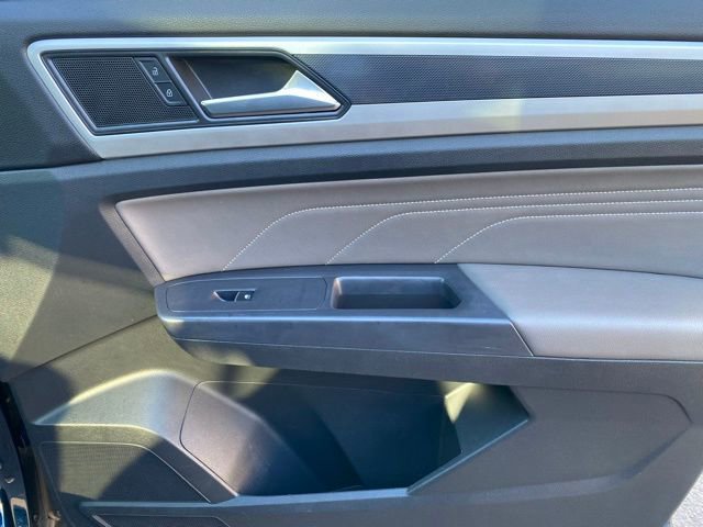 Used 2021 Volkswagen Atlas SEL R-Line image 32