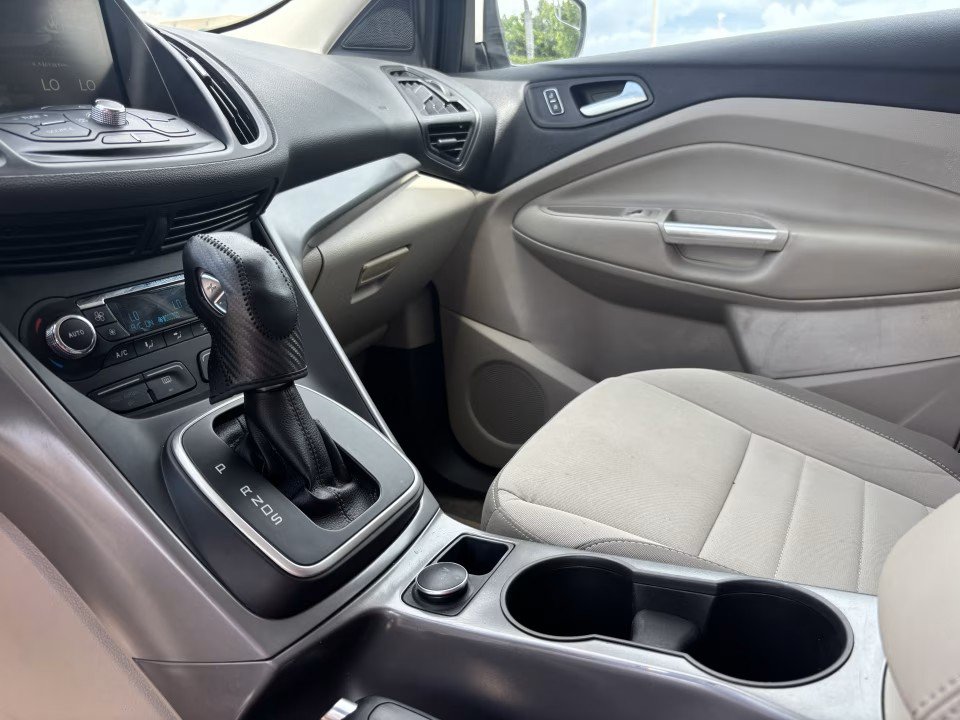 Used 2013 Ford Escape SE FWD image 16
