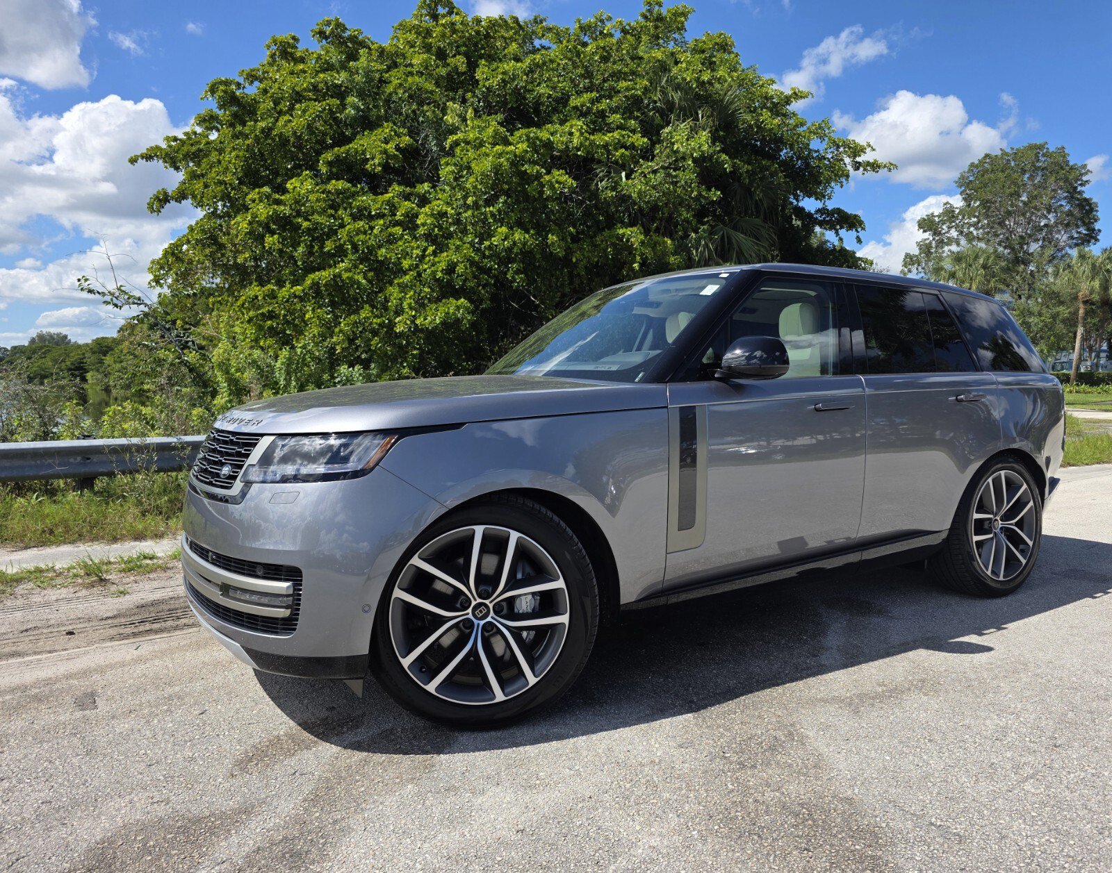 New 2027 Land Rover Range Rover SE AWD/4WD image 1