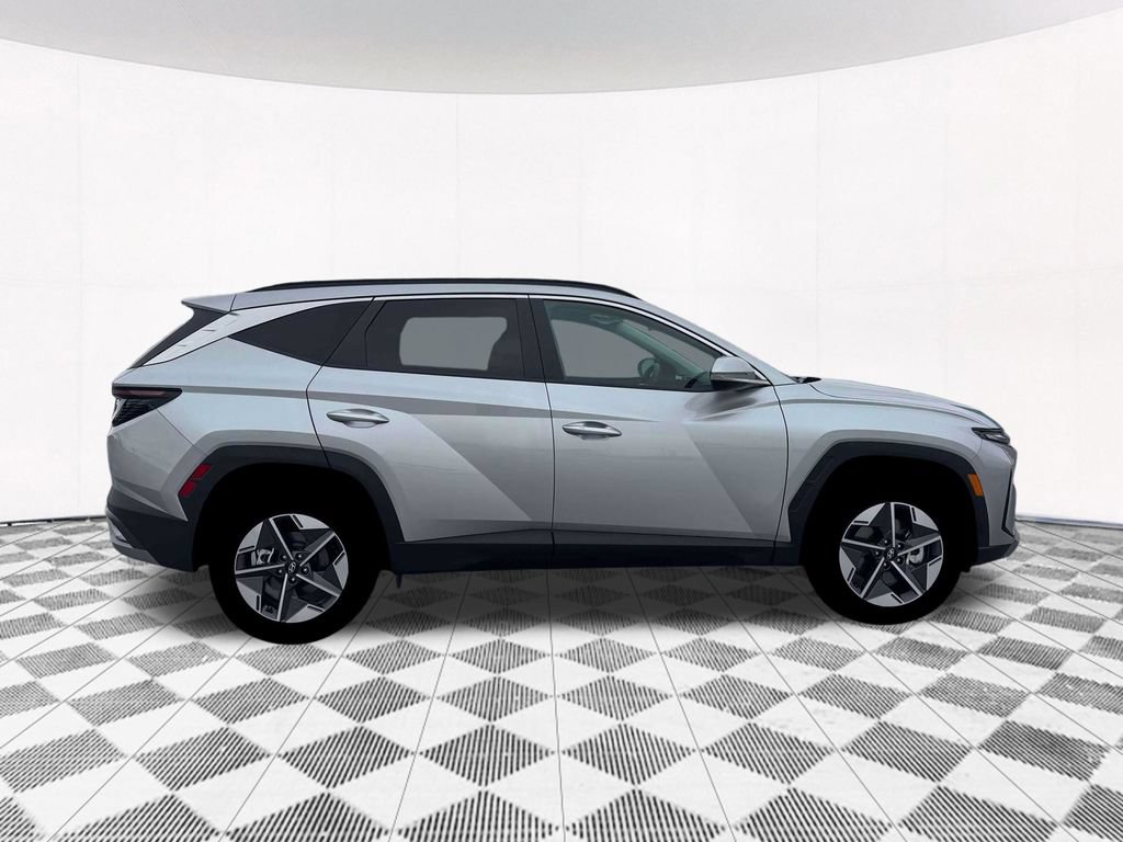 New 2026 Hyundai Tucson SEL w/ Tow & Go Package AWD/4WD image 13