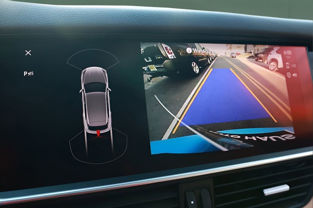 Used 2023 Porsche Cayenne image 43