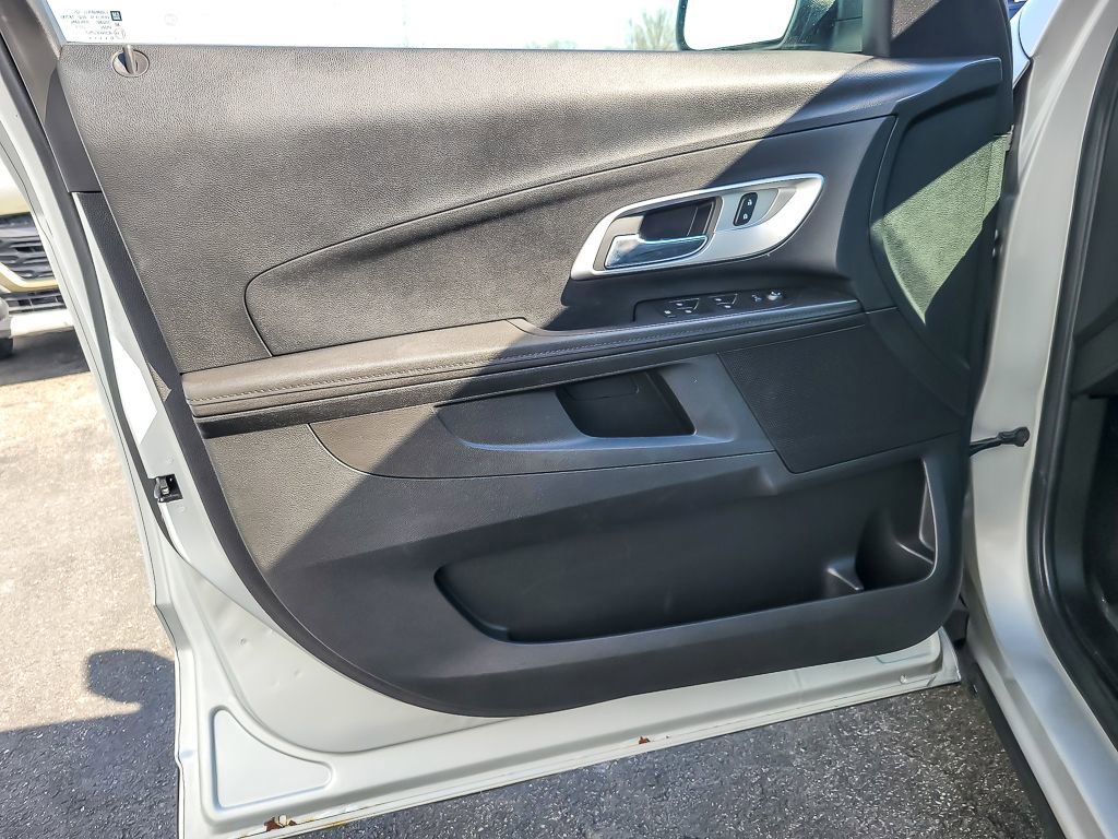 Used 2017 Chevrolet Equinox LS image 14