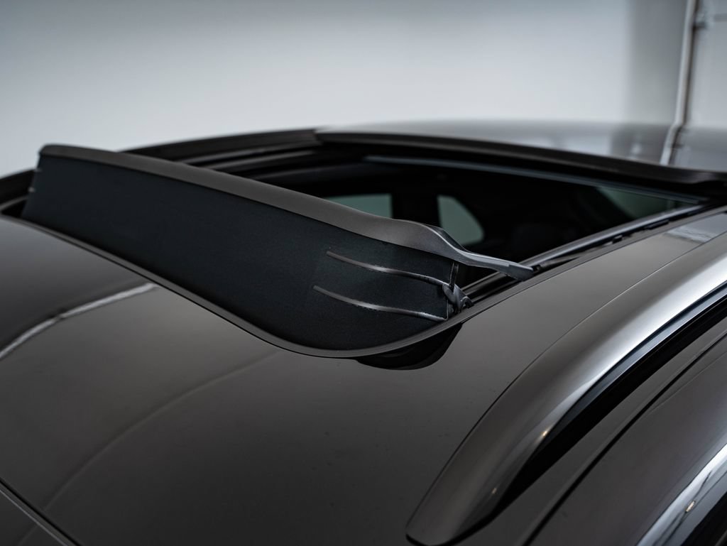 New 2026 Porsche Macan AWD/4WD image 14