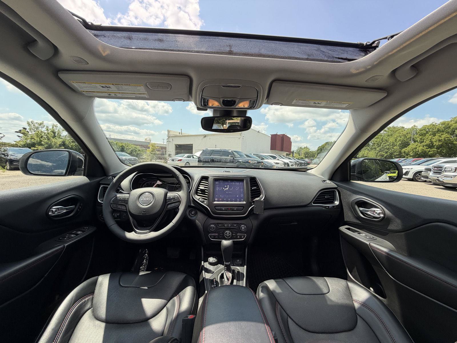 Used 2022 Jeep Cherokee Trailhawk w/ Sun, Sound & Nav Group AWD/4WD image 25