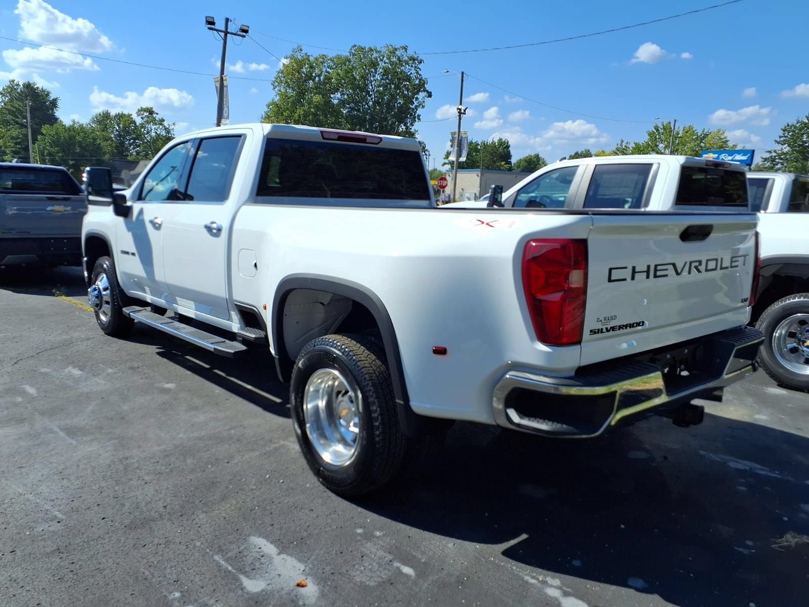 New 2026 Chevrolet Silverado 3500 LTZ w/ LTZ Convenience Package AWD/4WD image 4