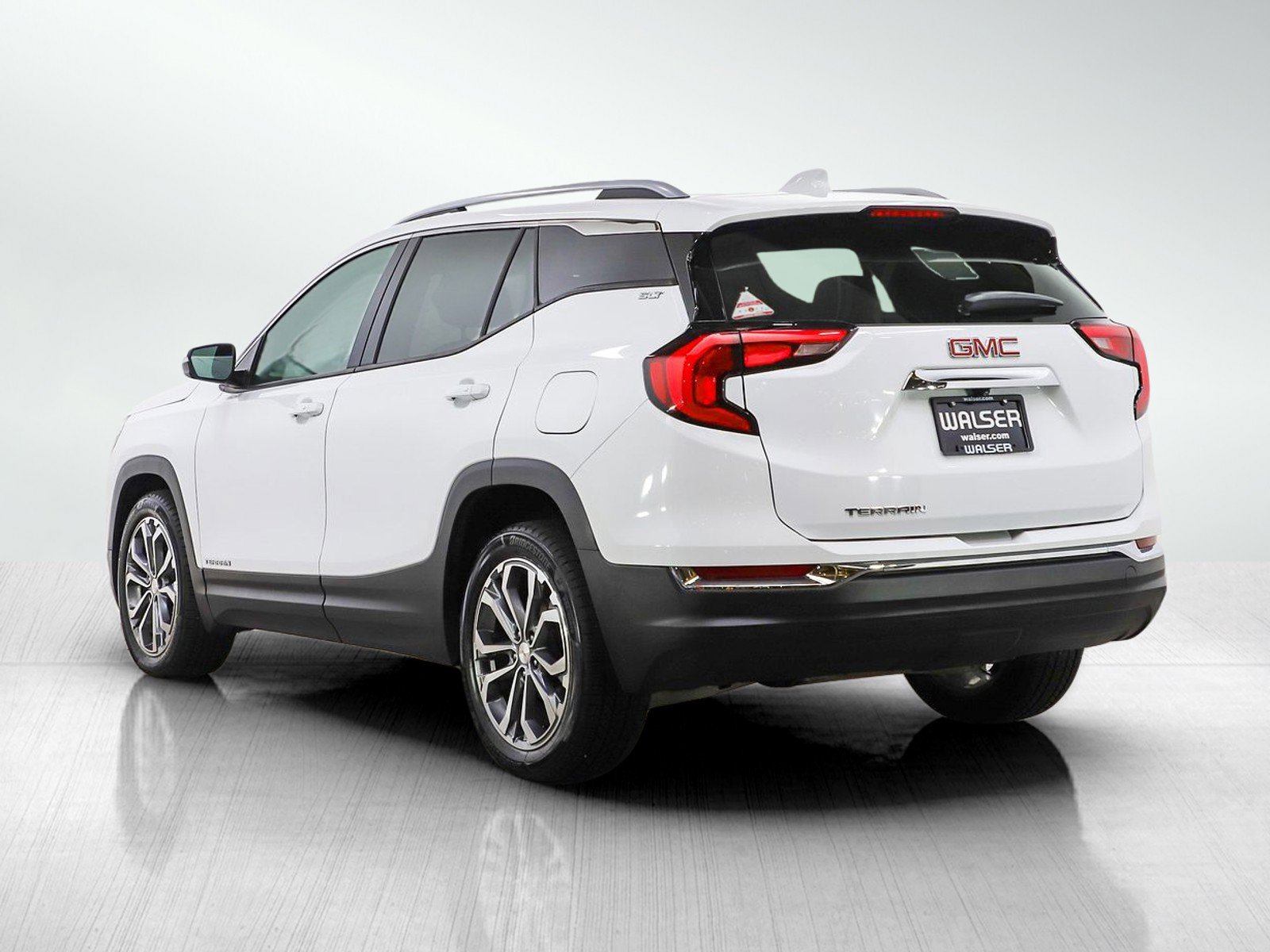 Used 2020 GMC Terrain SLT FWD image 3