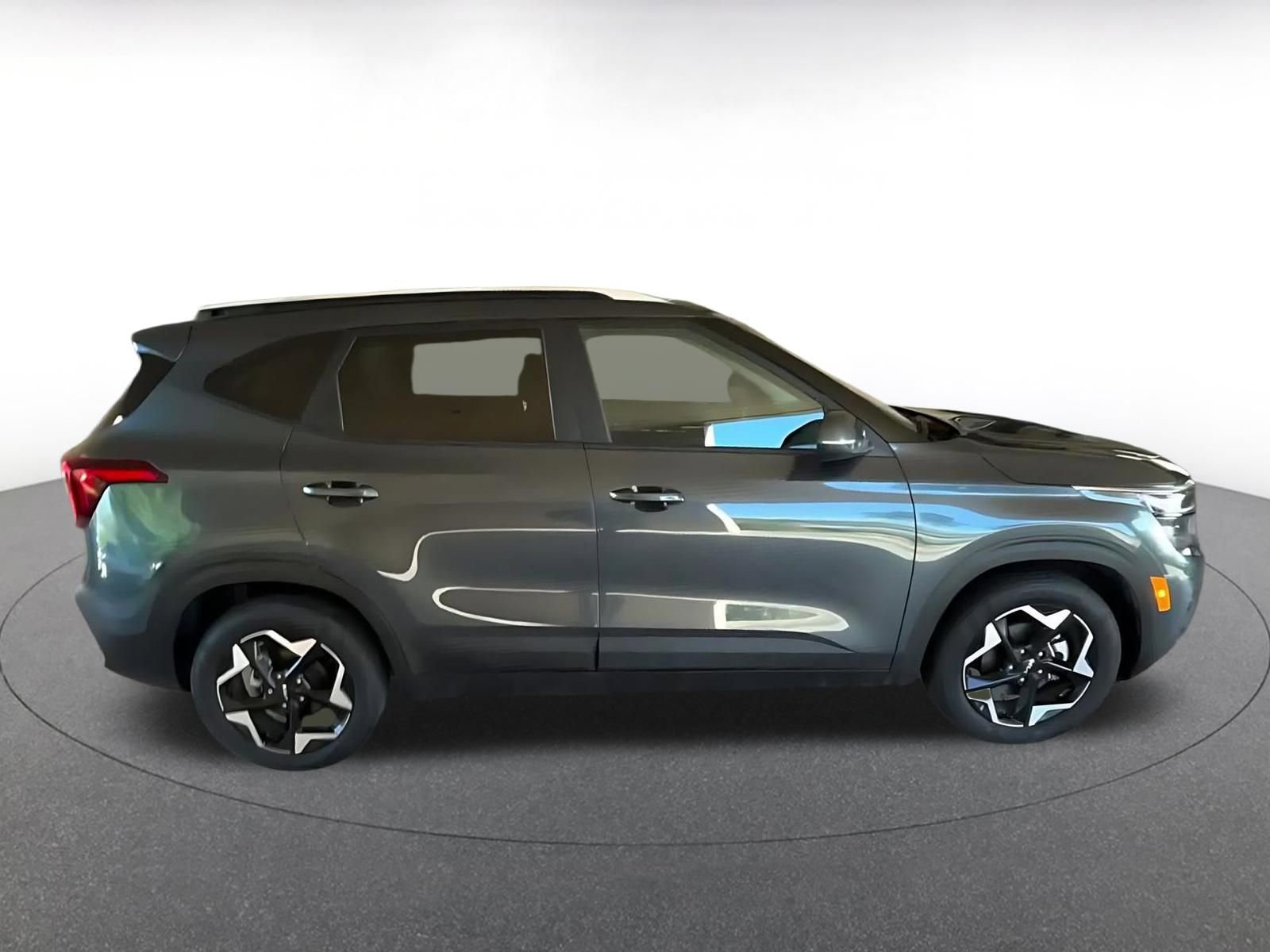 Used 2025 Kia Seltos S FWD image 16