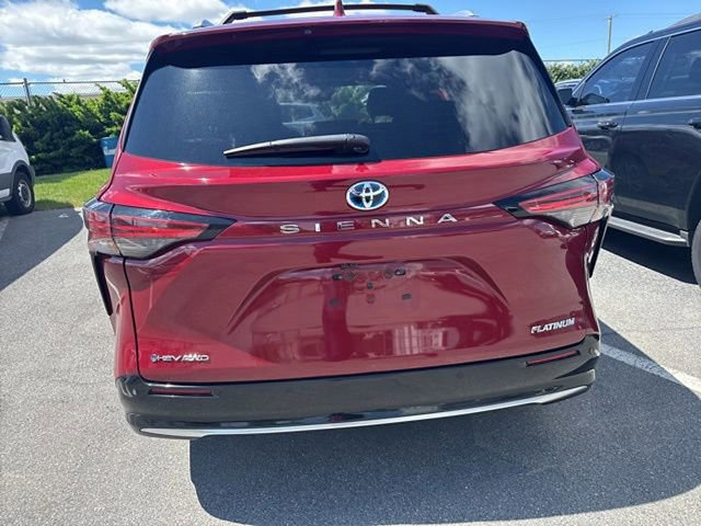 Used 2025 Toyota Sienna Platinum AWD/4WD image 9