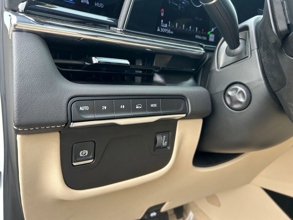 Used 2024 Cadillac Escalade Premium Luxury image 21