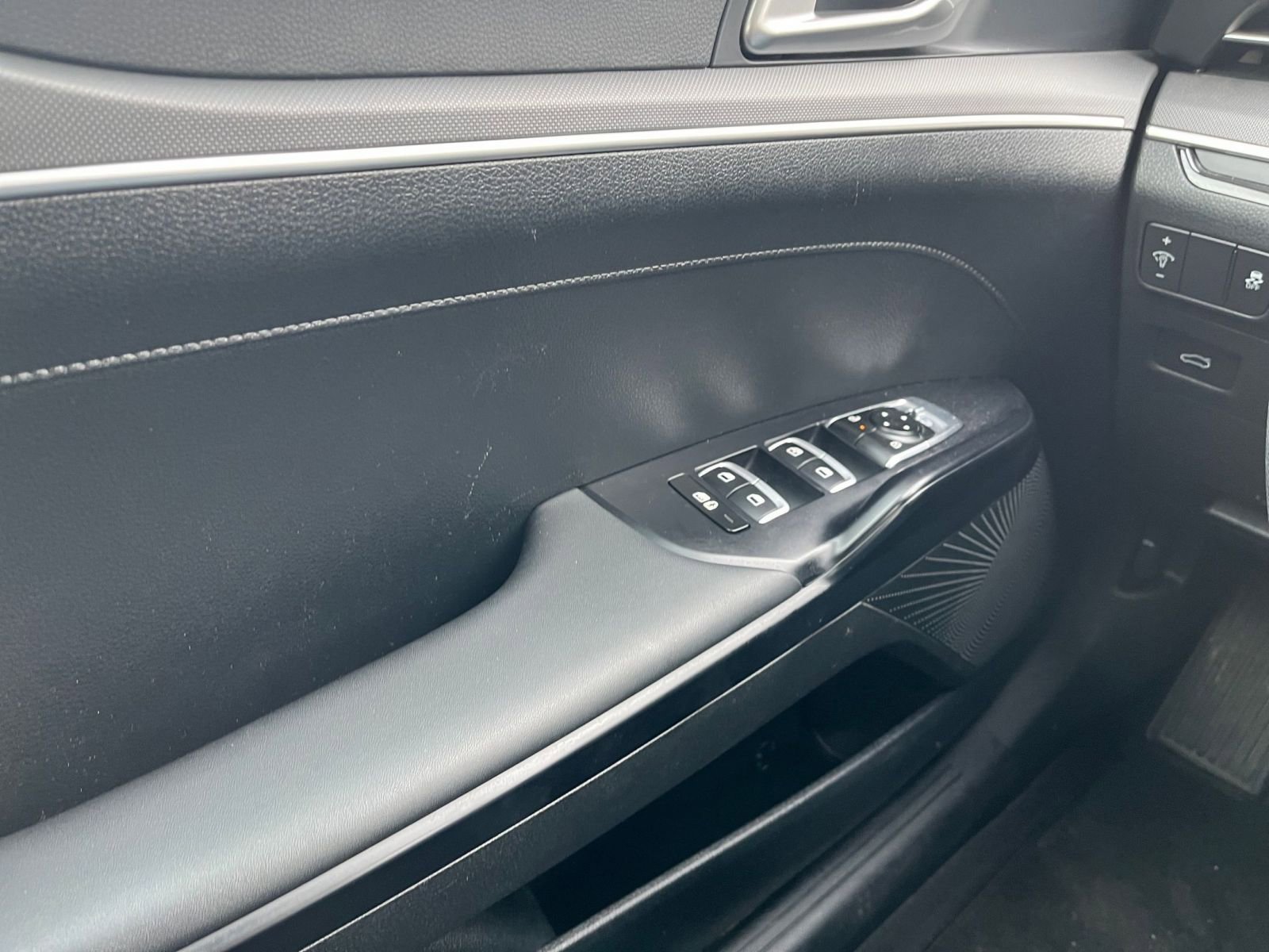 Used 2025 Kia K5 LXS image 18