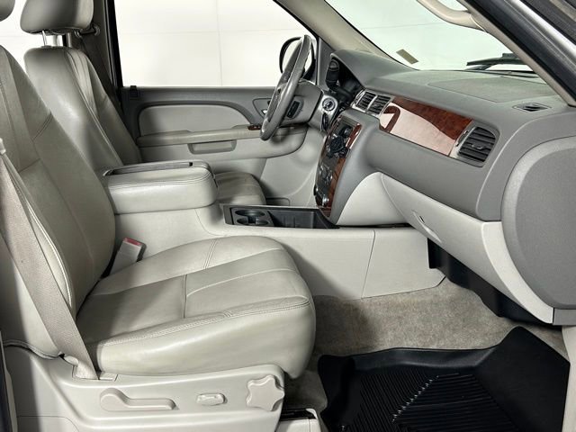 Used 2010 Chevrolet Suburban LT AWD/4WD image 9