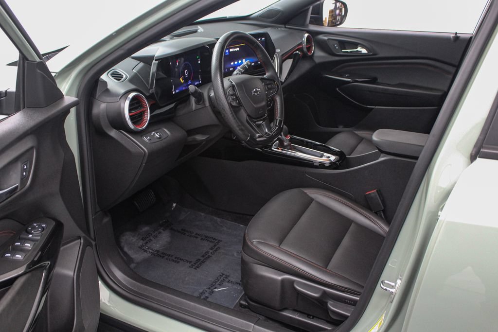 Used 2024 Chevrolet Trax RS w/ Driver Confidence Package FWD image 14