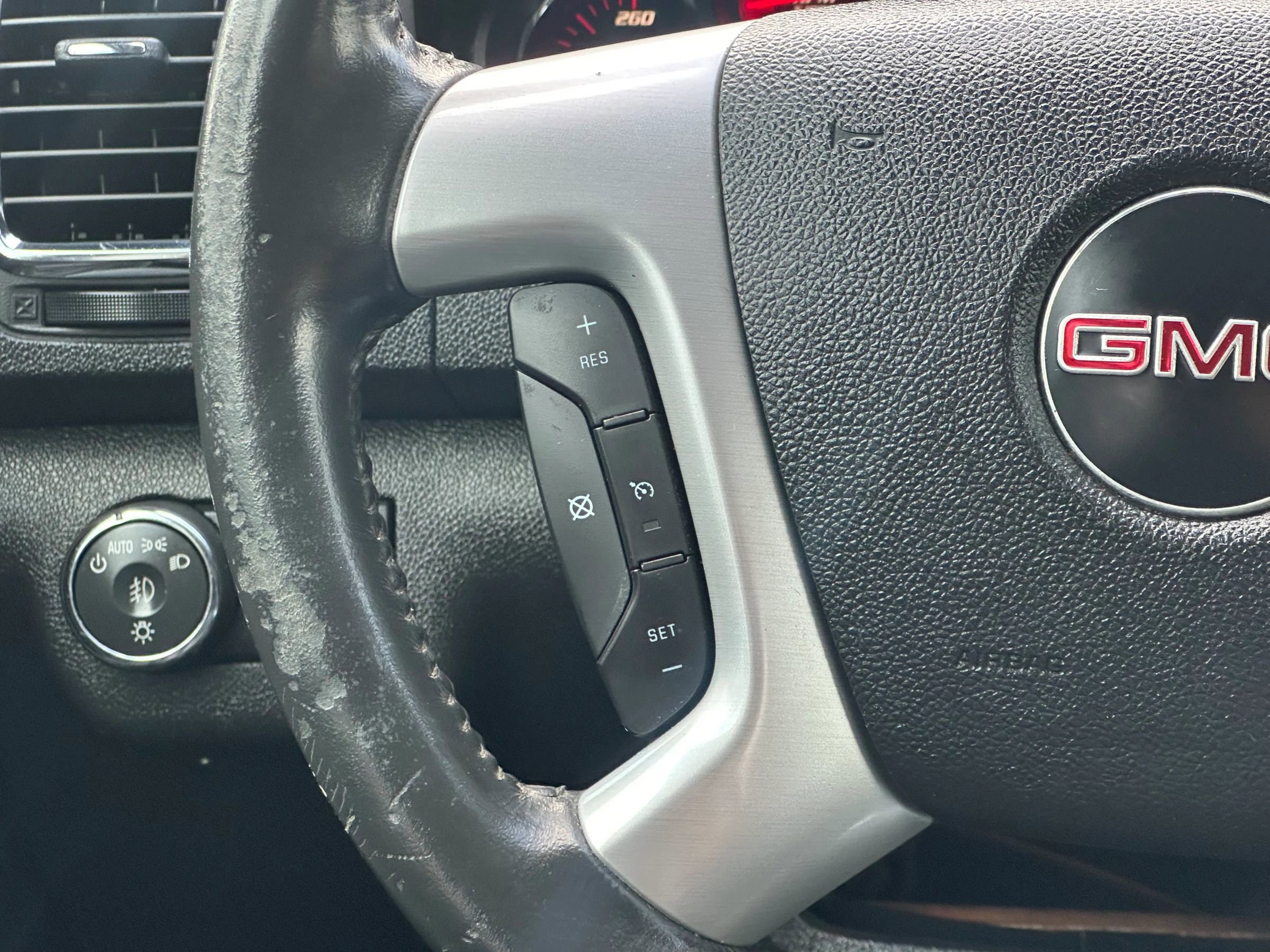 Used 2012 GMC Acadia SLE w/ LPO, 'HIT The Road' Package image 22