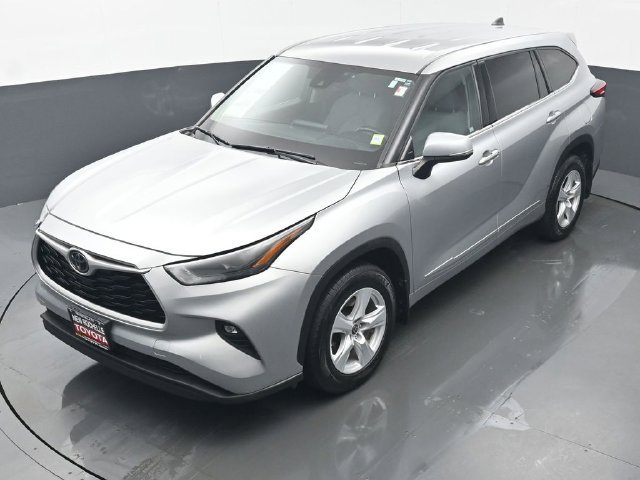 Used 2022 Toyota Highlander LE AWD/4WD image 38