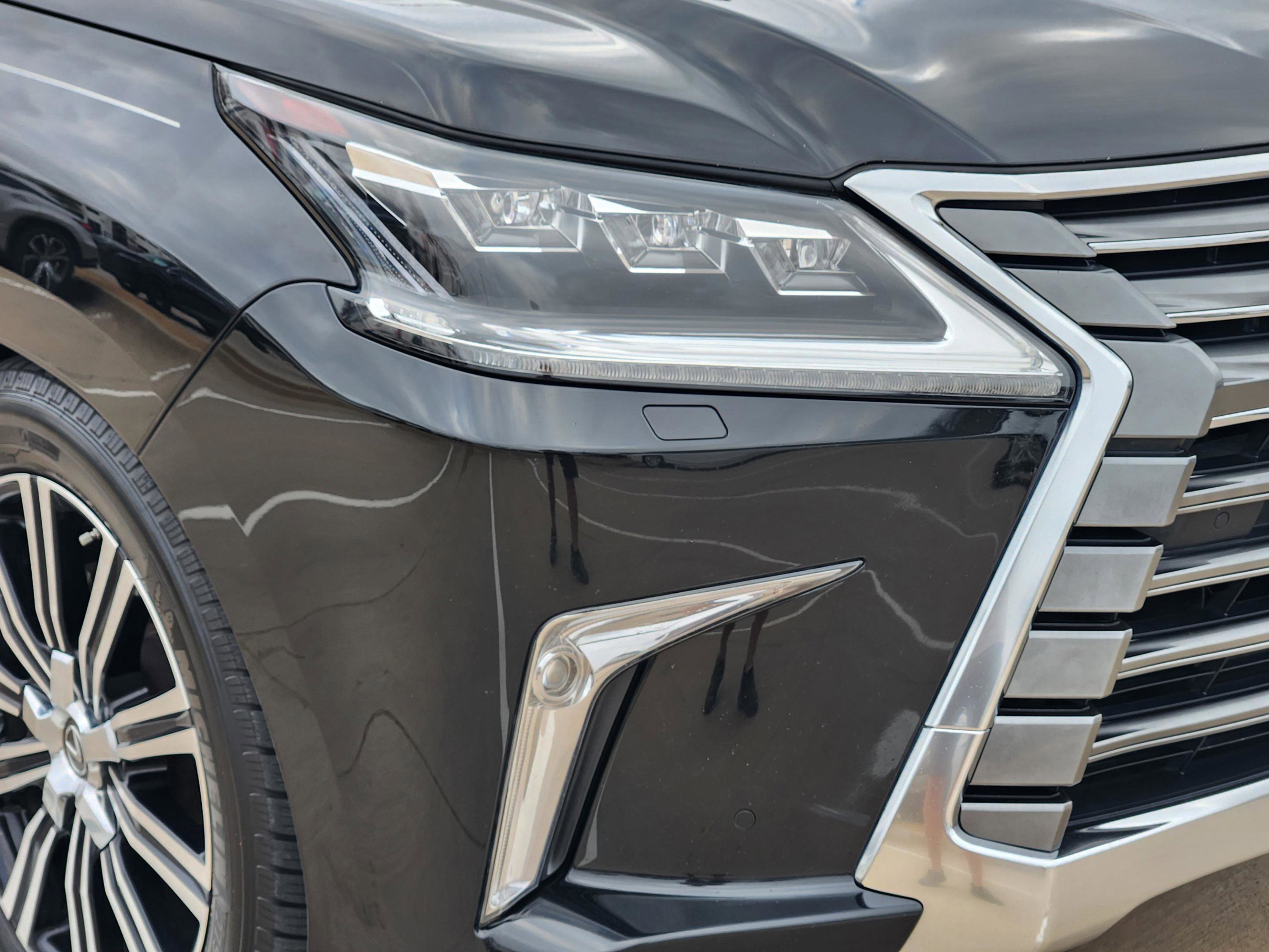 Certified 2021 Lexus LX 570 4WD w/ Luxury Package image 5