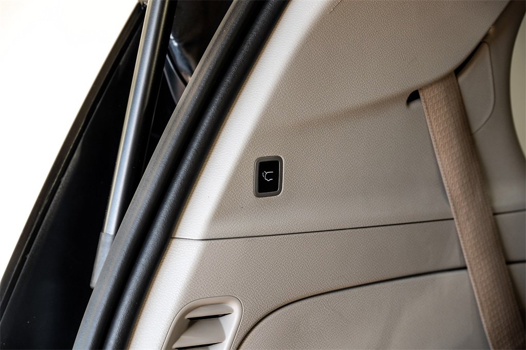 Used 2020 Chrysler Voyager Lxi image 53