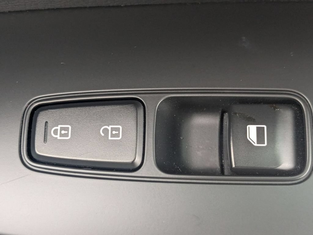 Used 2024 Kia Forte LXS FWD image 31