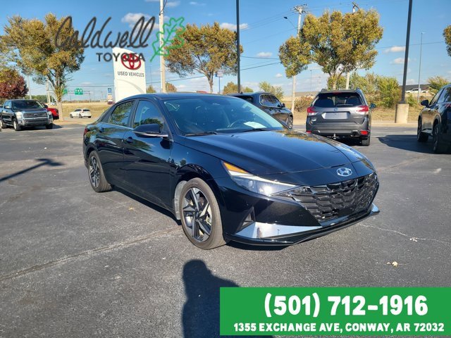 Used 2023 Hyundai Elantra Limited image 3