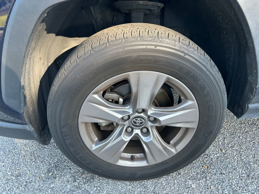 Certified 2023 Toyota RAV4 XLE FWD image 9