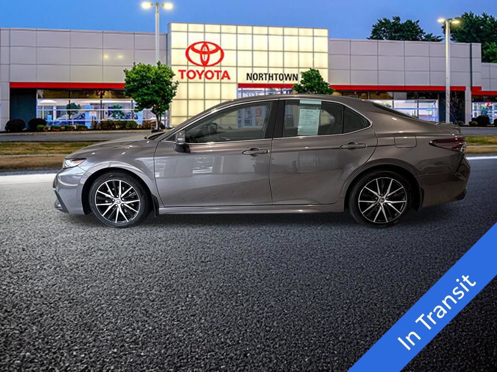 Used 2024 Toyota Camry SE w/ Cold Weather Package AWD/4WD image 1