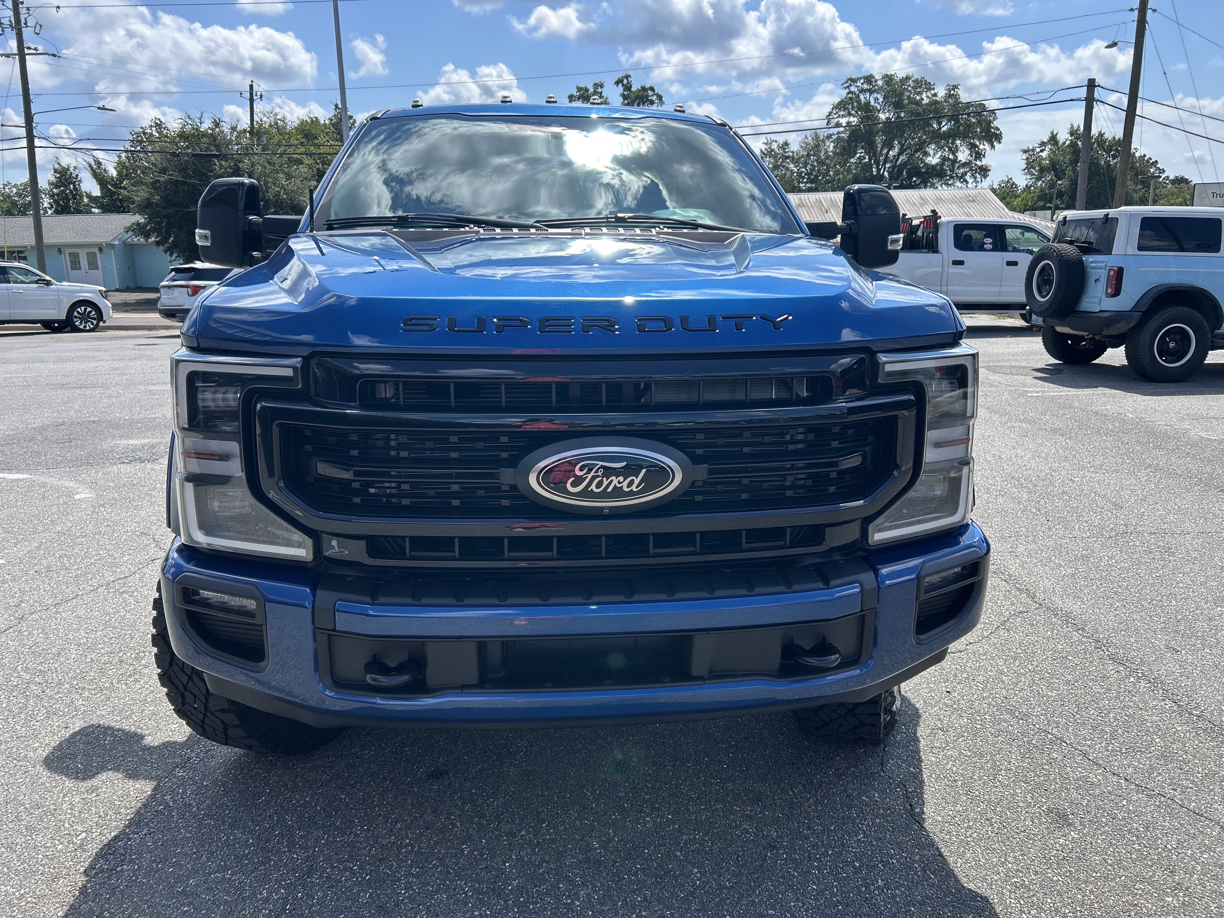 Used 2022 Ford F250 Lariat w/ Tremor Off-Road Package AWD/4WD image 2