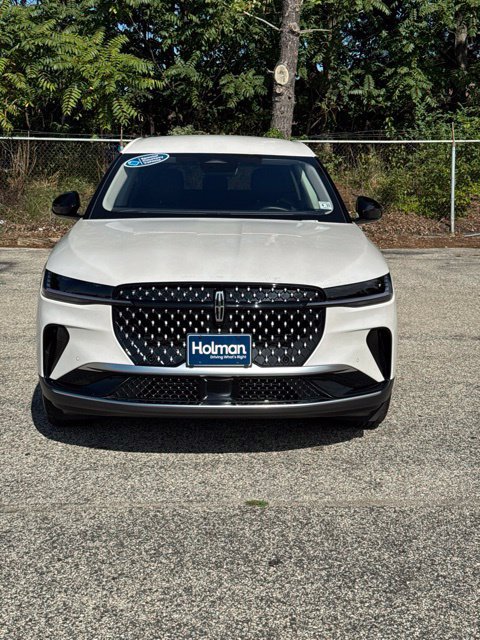 New 2026 Lincoln Nautilus Premier AWD/4WD image 2