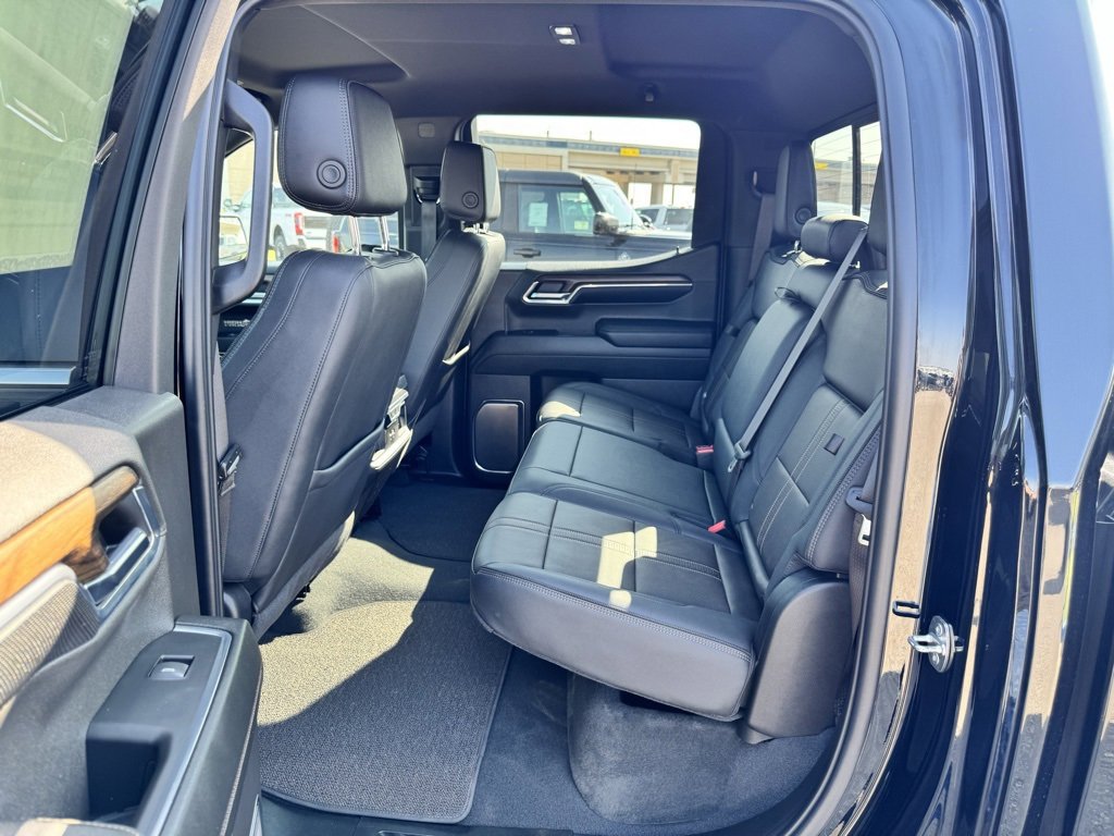 Used 2024 Chevrolet Silverado 1500 High Country w/ Technology Package image 11