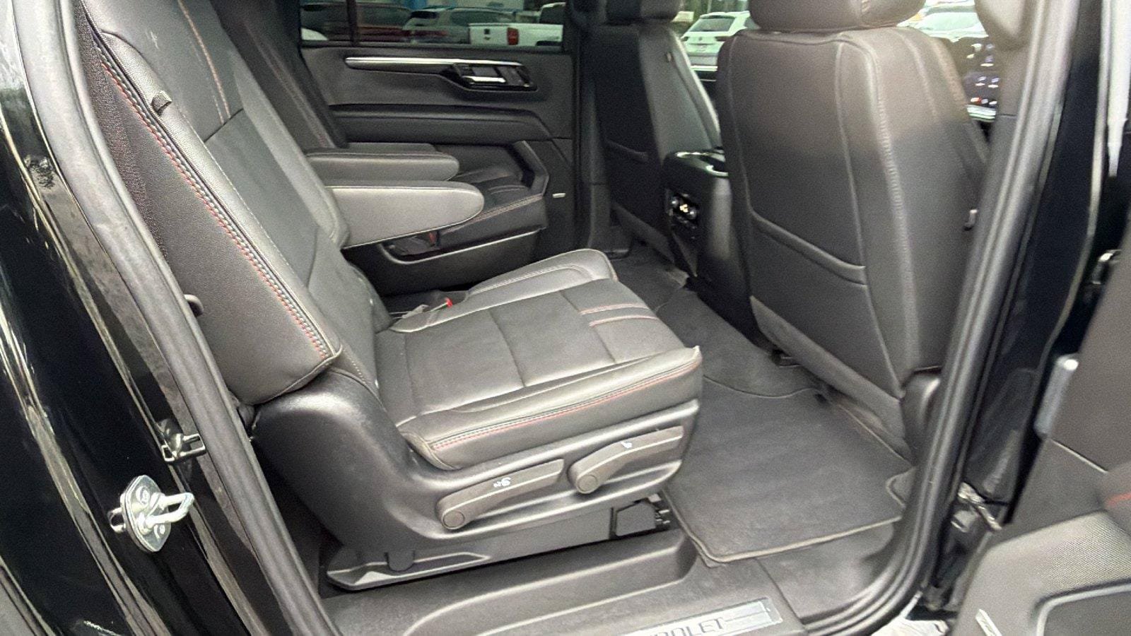 Used 2025 Chevrolet Suburban RST w/ Comfort Package RWD image 21