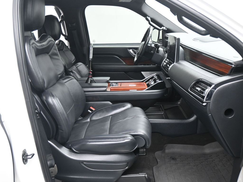 Certified 2024 Lincoln Navigator L Reserve AWD/4WD image 7
