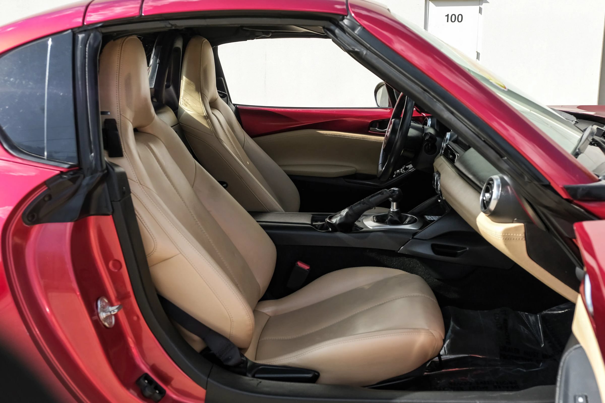 Used 2018 MAZDA MX-5 Miata RF Grand Touring RWD image 31