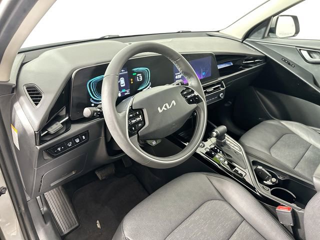 Used 2023 Kia Niro SX image 22