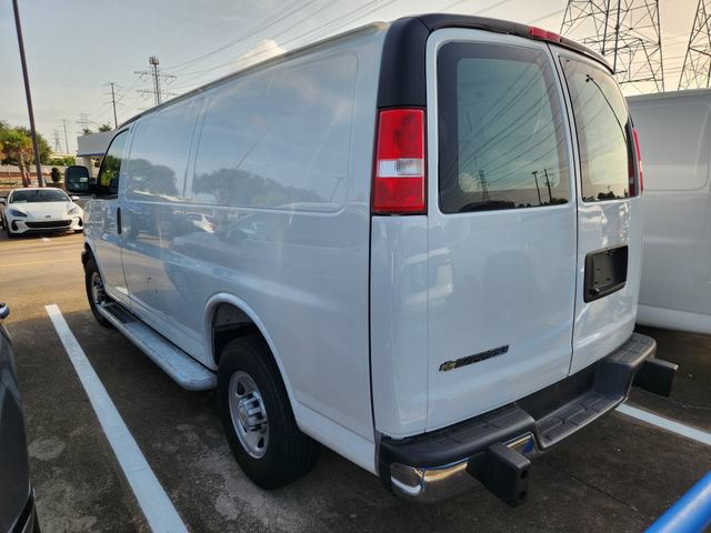 Used 2025 Chevrolet Express 2500 w/ Driver Convenience Package RWD image 4