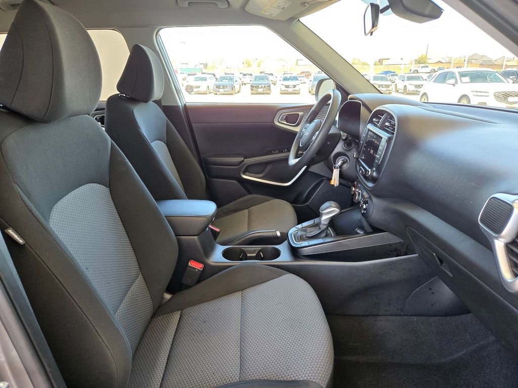 Used 2023 Kia Soul LX w/ Option Group 015 image 24