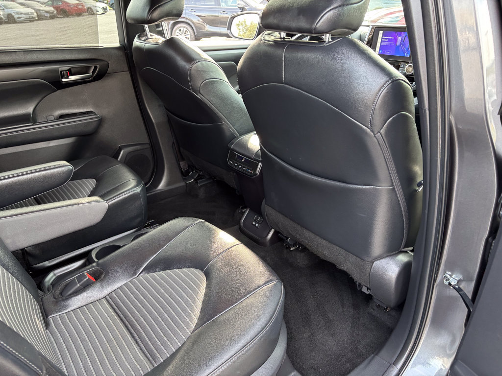 Certified 2025 Toyota Highlander XSE AWD/4WD image 43