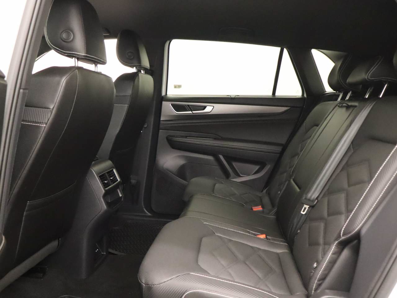Certified 2026 Volkswagen Atlas Cross Sport SE FWD image 17