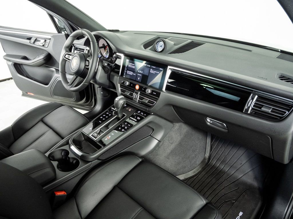 New 2026 Porsche Macan AWD/4WD image 25