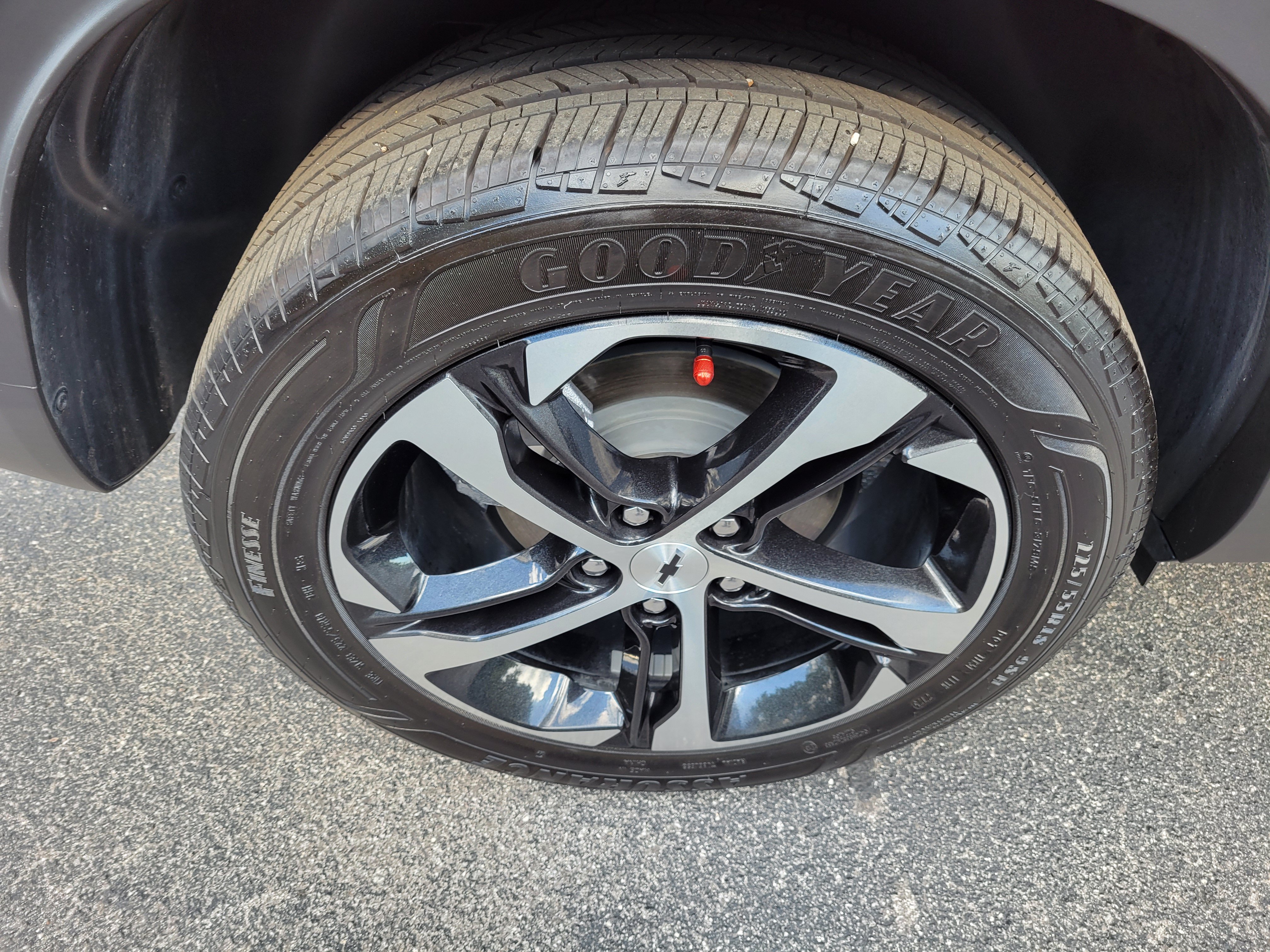 Certified 2026 Chevrolet Trax RS w/ Driver Confidence Package FWD image 35