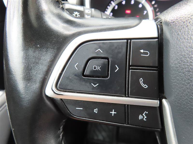 Used 2023 Toyota Highlander XLE FWD image 20