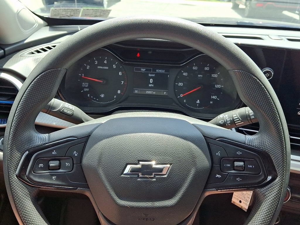 Used 2024 Chevrolet Trax LS FWD image 17