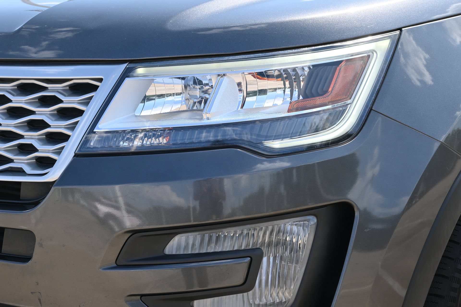 Used 2017 Ford Explorer Platinum AWD/4WD image 27