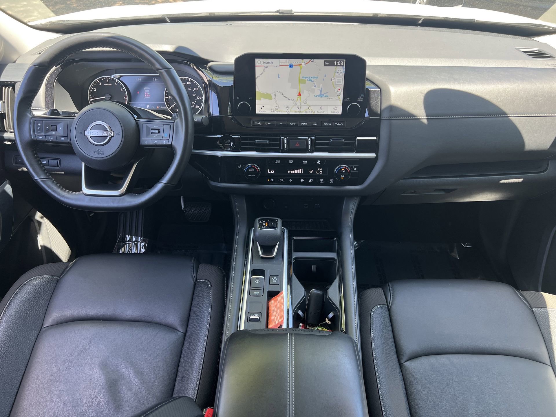 Certified 2025 Nissan Pathfinder SL w/ Black Appearance Package FWD image 33