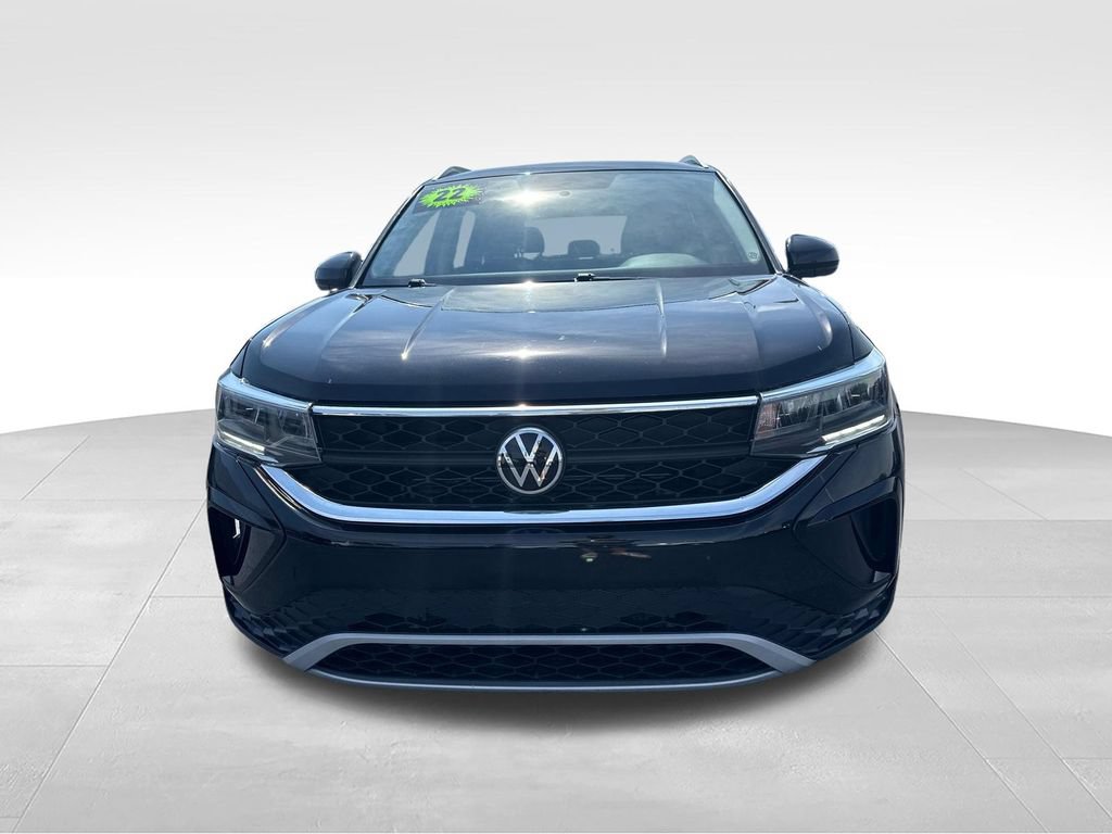 Used 2022 Volkswagen Taos SE FWD image 14