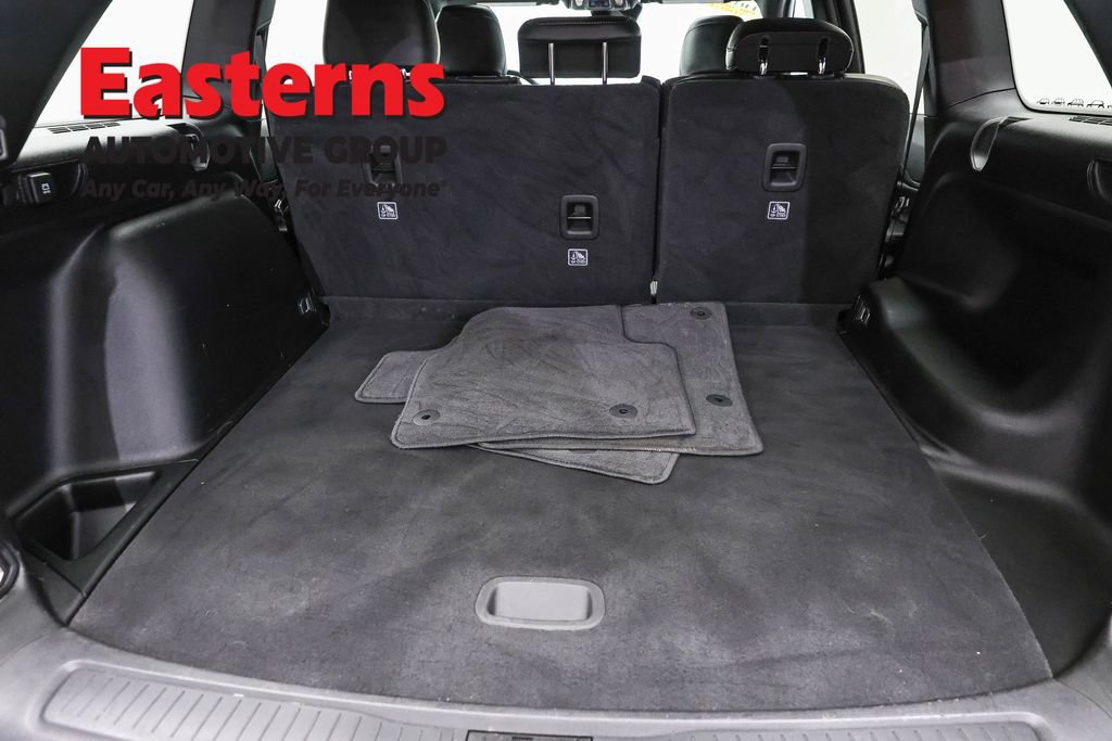 Used 2024 Jeep Grand Cherokee Altitude AWD/4WD image 9