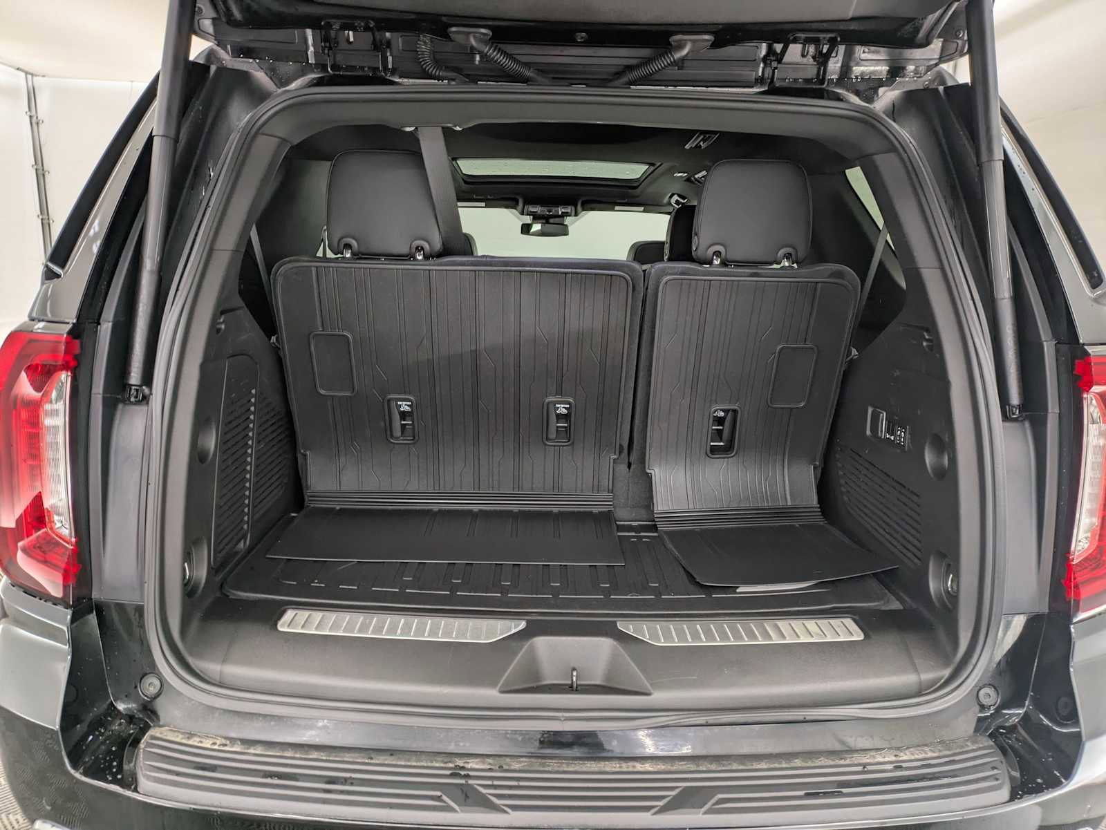 Used 2023 GMC Yukon Denali w/ Max Trailering Package image 34